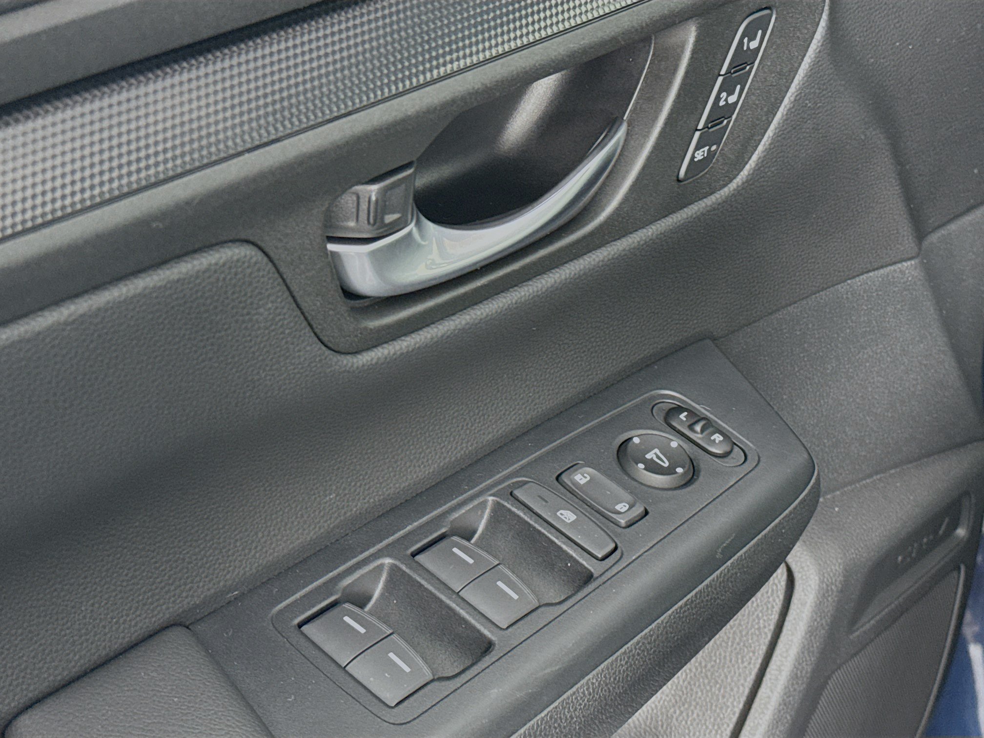 Used 2025 Honda CR-V Sport-L image 17