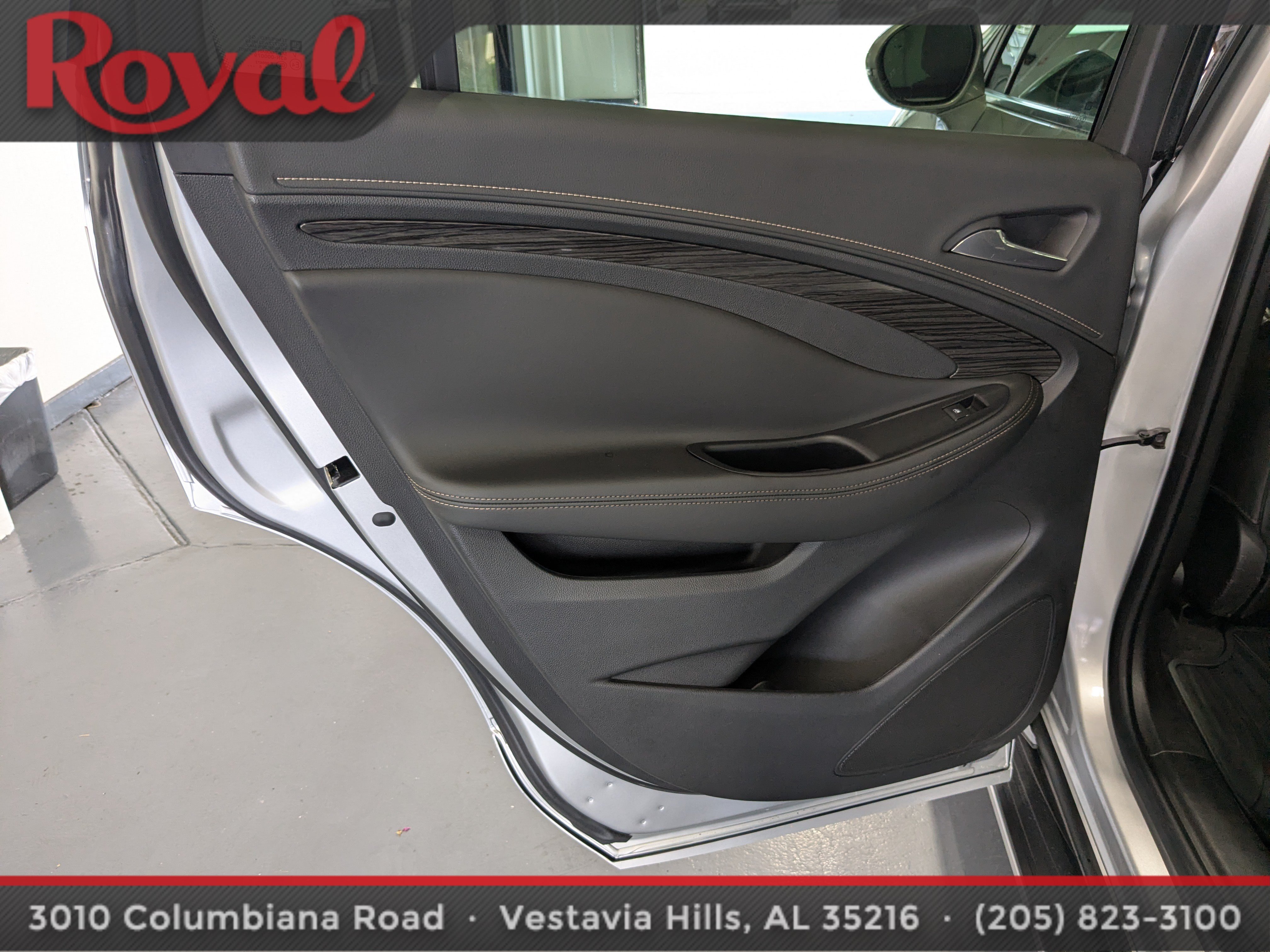 Used 2017 Buick Envision Essence FWD image 12