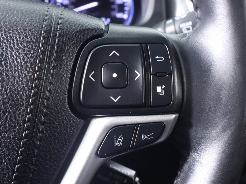 Used 2019 Toyota Highlander Limited AWD/4WD image 14