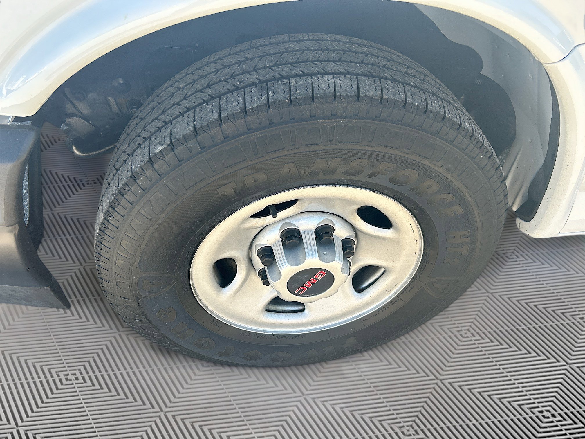 Used 2019 GMC Savana 2500 w/ Driver Convenience Package image 29