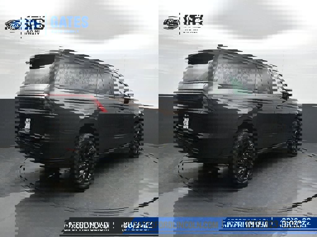 New 2026 Lincoln Navigator L Reserve w/ Jet Appearance Package image 2