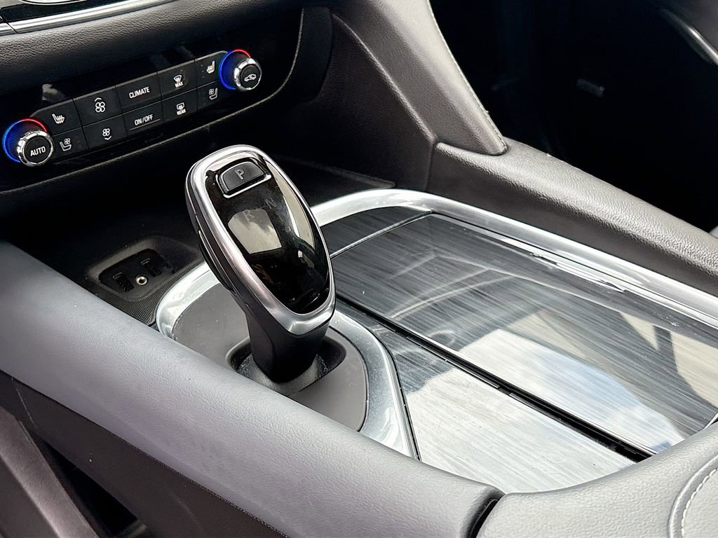 Used 2019 Buick Enclave Premium w/ Experience Buick Package AWD/4WD image 17