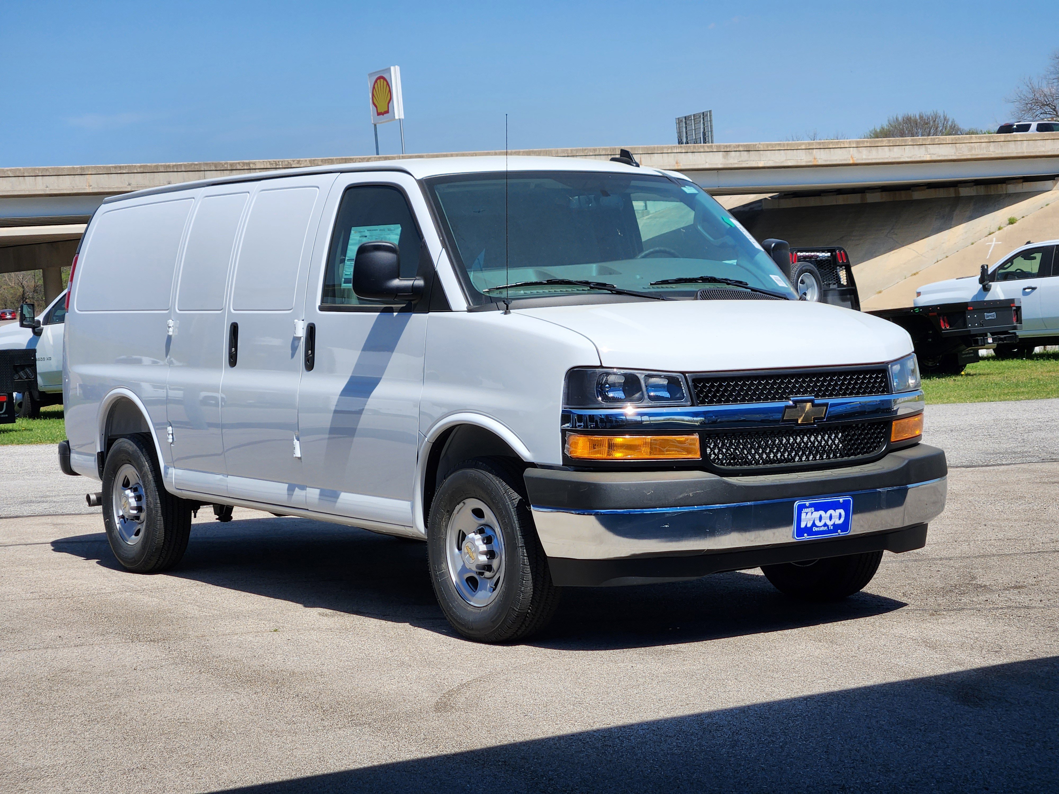 New 2026 Chevrolet Express 2500 w/ Driver Convenience Package video 2