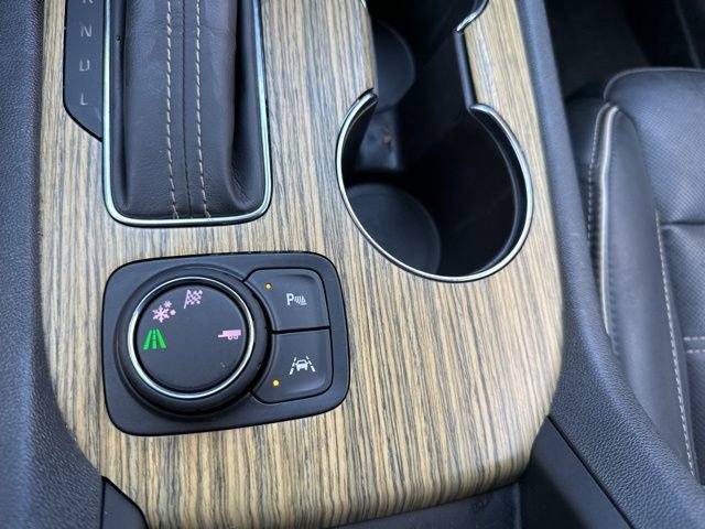 Used 2019 GMC Acadia Denali w/ Technology Package FWD image 35