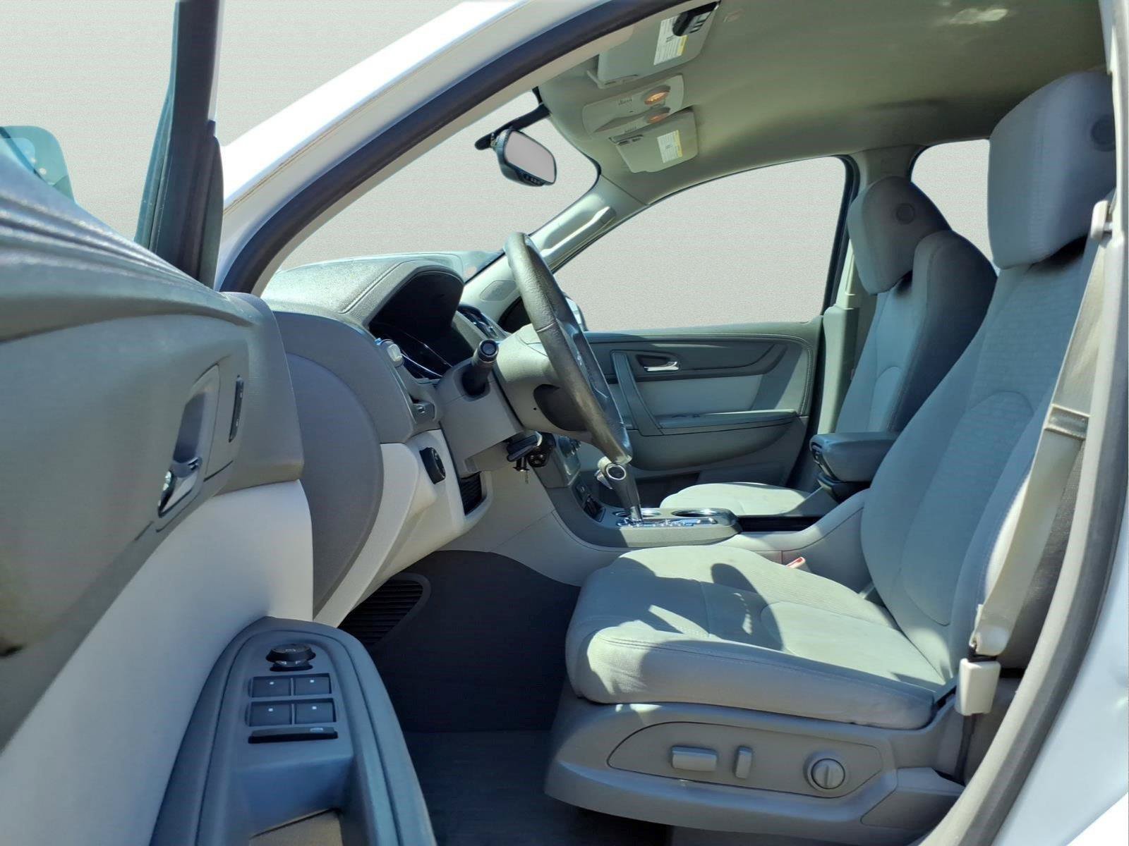 Used 2016 GMC Acadia SLE FWD image 17