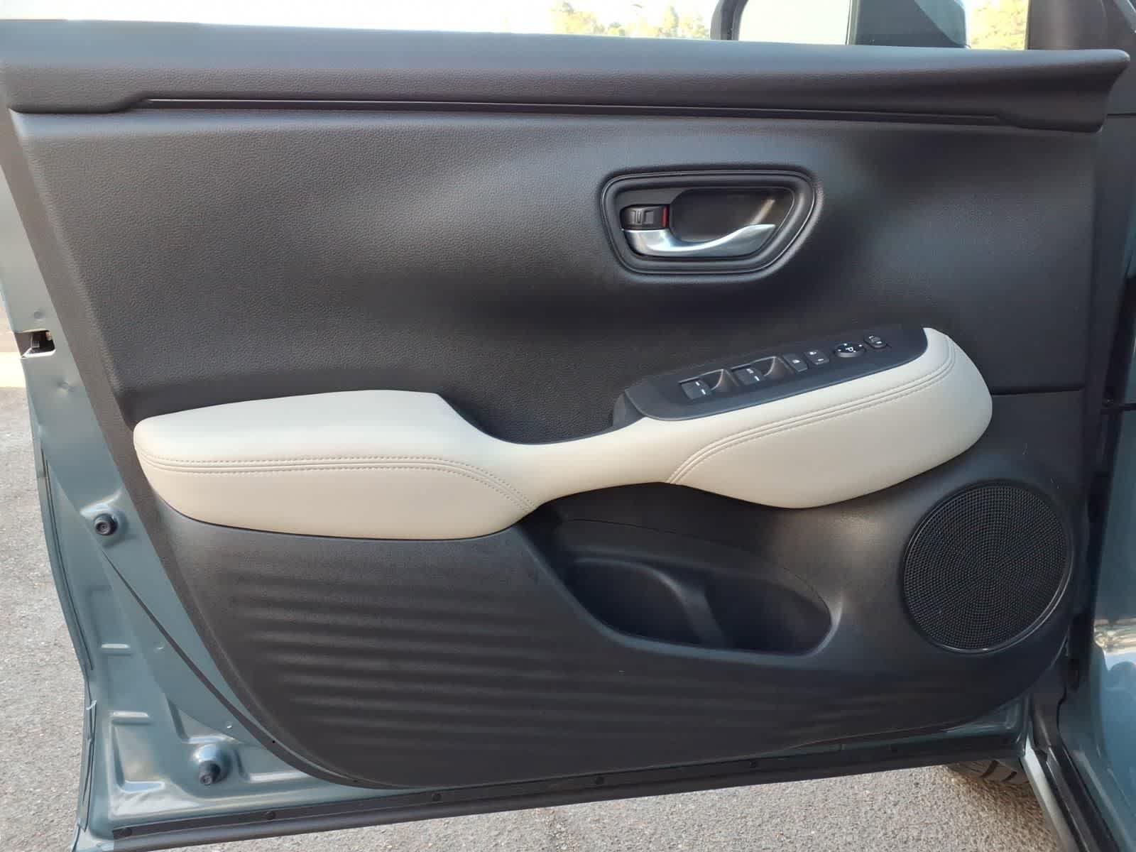 Used 2024 Honda HR-V LX image 12