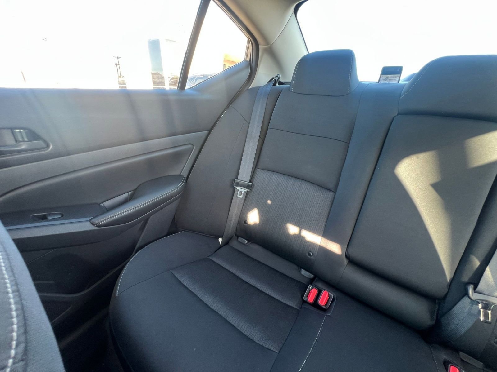 Used 2025 Nissan Altima 2.5 SV image 39