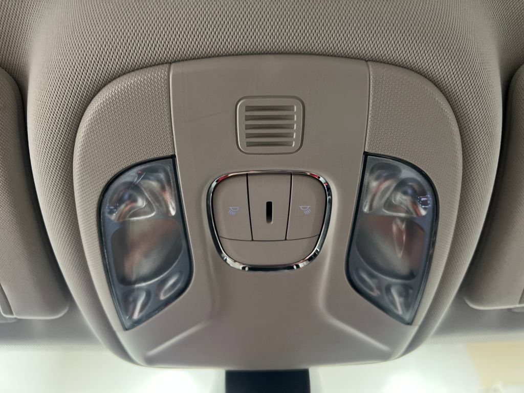 Used 2021 Jeep Compass Latitude FWD image 22