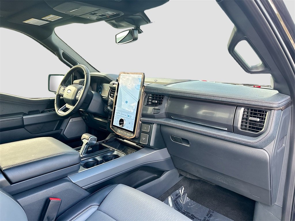 Used 2025 Ford F150 Lightning Lariat image 31