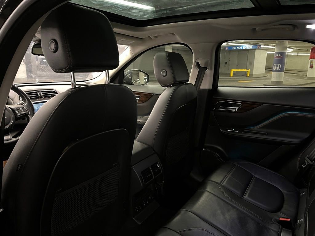 Used 2017 Jaguar F-PACE Prestige image 19