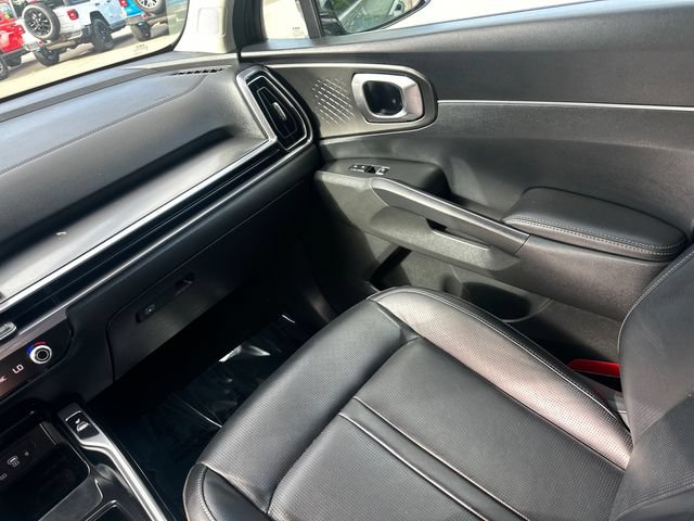 Used 2025 Kia Sorento EX AWD/4WD image 19