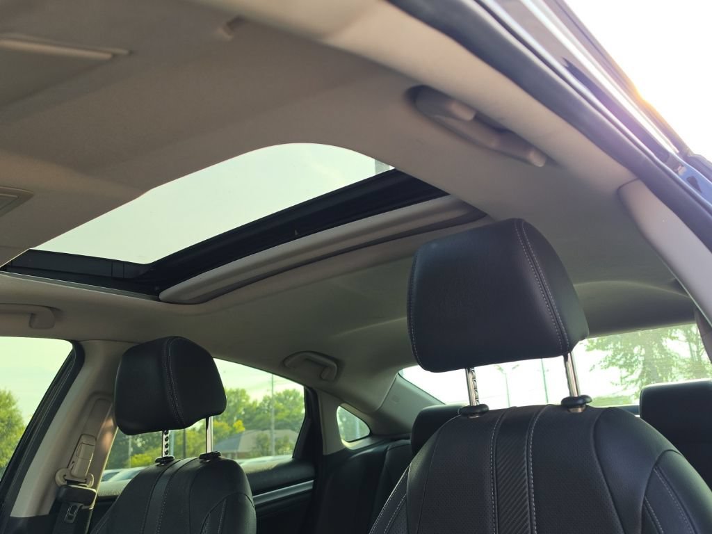 Used 2018 Honda Civic EX-L image 6