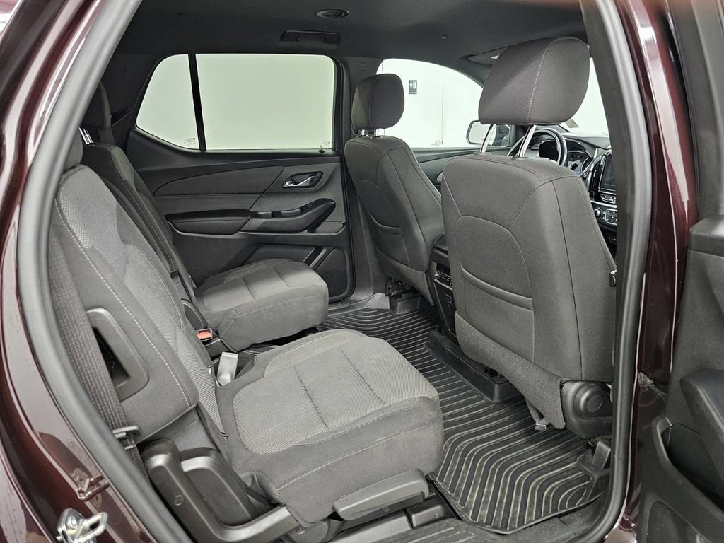 Used 2022 Chevrolet Traverse LT FWD image 27