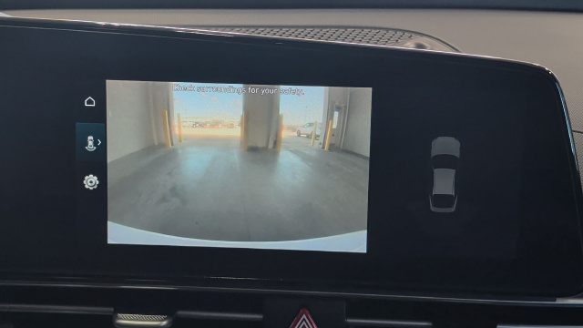 Used 2022 Hyundai Elantra Limited FWD image 14