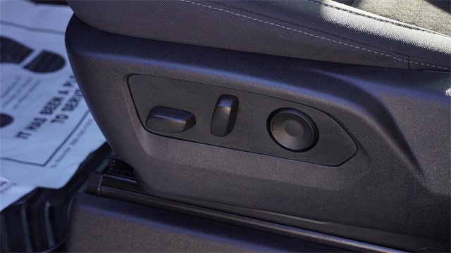 Used 2025 GMC Sierra 1500 SLE image 19