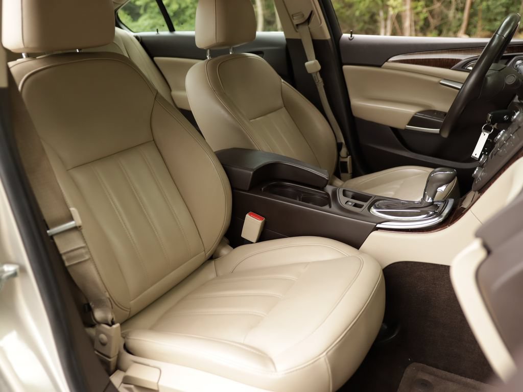 Used 2012 Buick Regal Leather FWD image 24