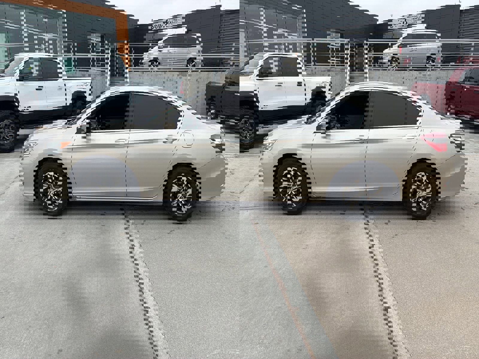 Used 2017 Honda Accord LX image 2