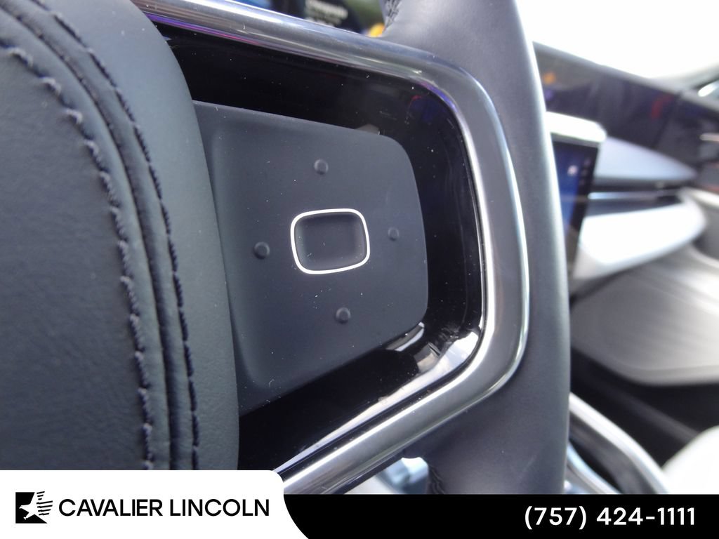 Used 2026 Lincoln Nautilus Premier AWD/4WD image 18