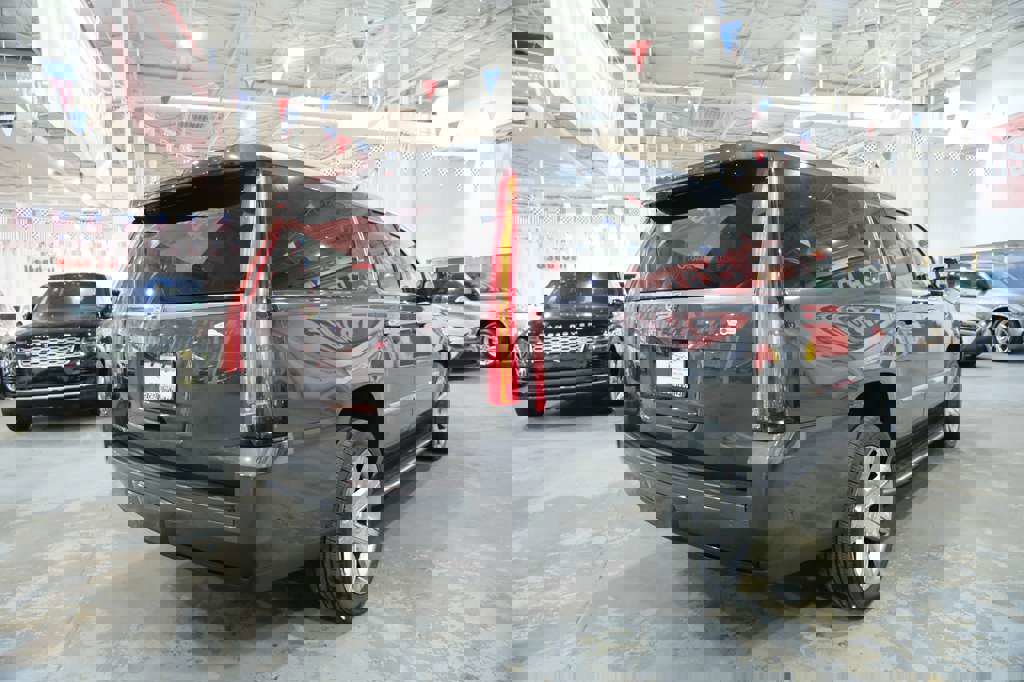 Used 2017 Cadillac Escalade ESV Premium Luxury image 12