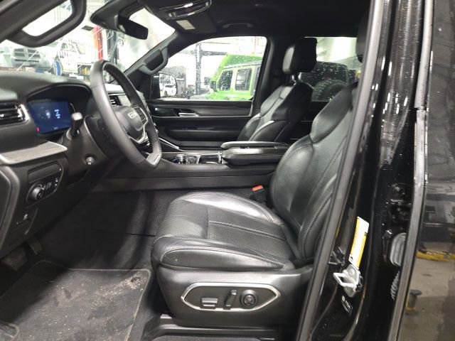 Used 2023 Jeep Wagoneer Series III w/ Preferred Equipment Group image 13