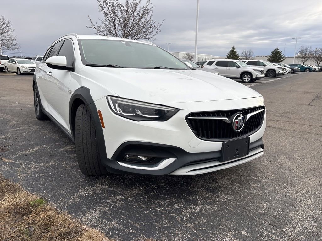 Used 2018 Buick Regal Essence w/ Driver Confidence Package #1 image 14