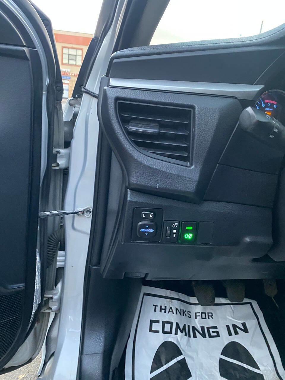 Used 2014 Toyota Corolla L FWD image 17