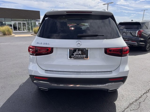 Used 2023 Mercedes-Benz GLB 250 image 4