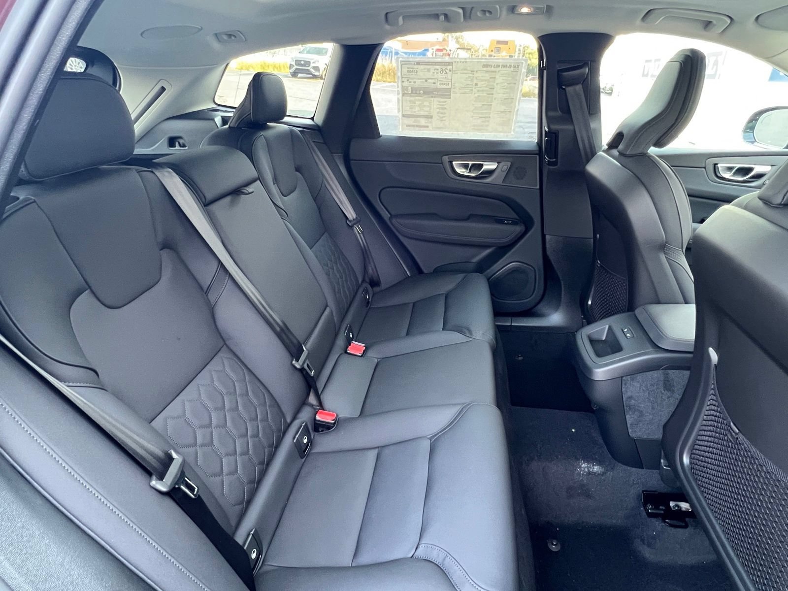 New 2026 Volvo XC60 B5 Plus w/ Protection Package Premier AWD/4WD image 17