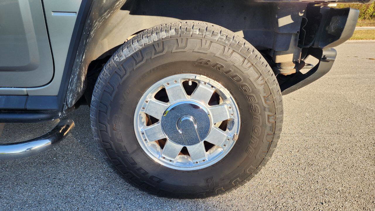 Used 2003 HUMMER H2 w/ Preferred Equipment Group image 38