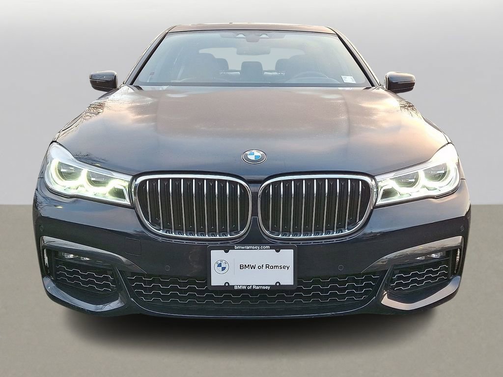 Used 2019 BMW 750i xDrive w/ Executive Package AWD/4WD image 2