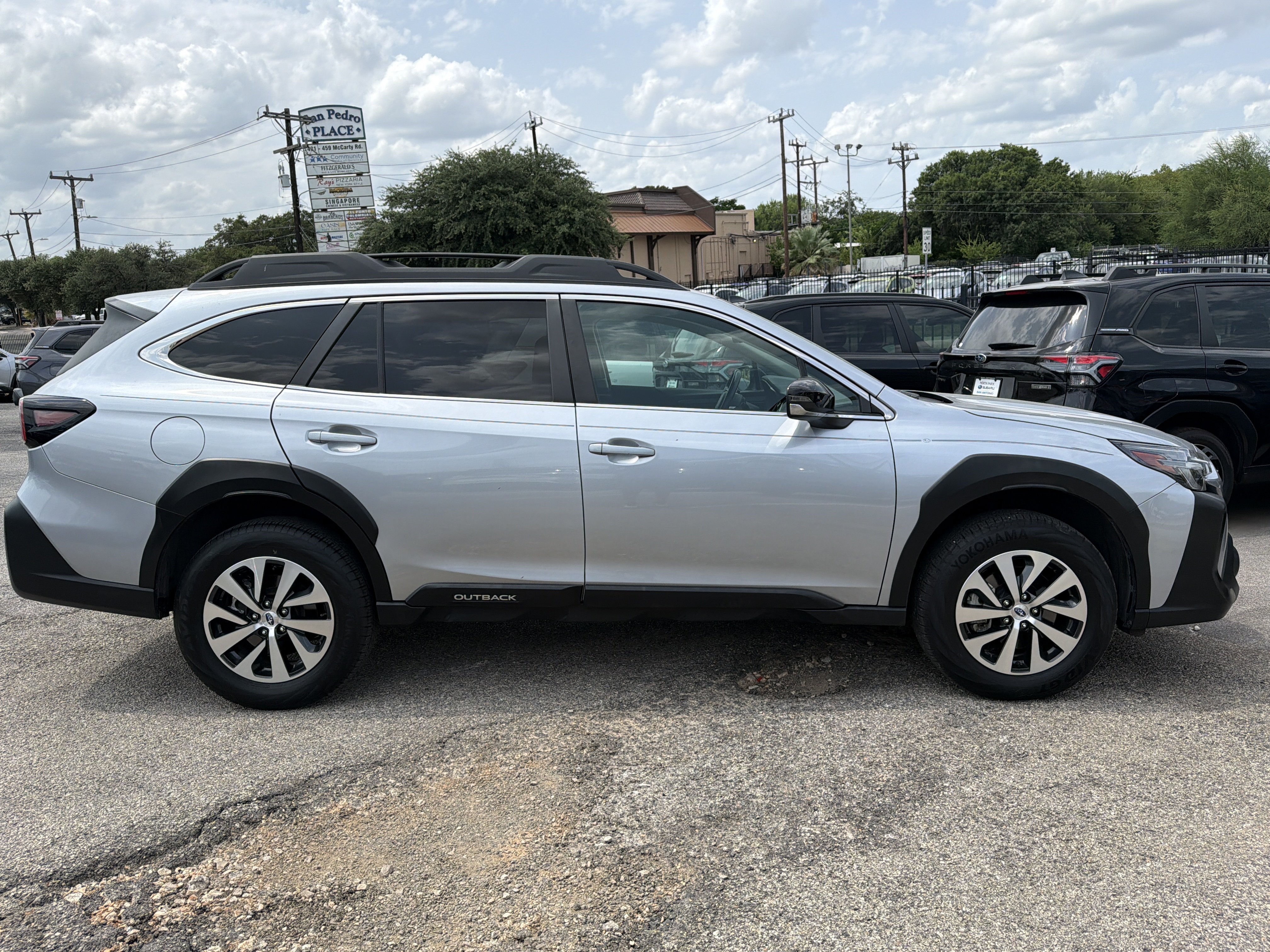 Certified 2024 Subaru Outback Premium AWD/4WD image 2