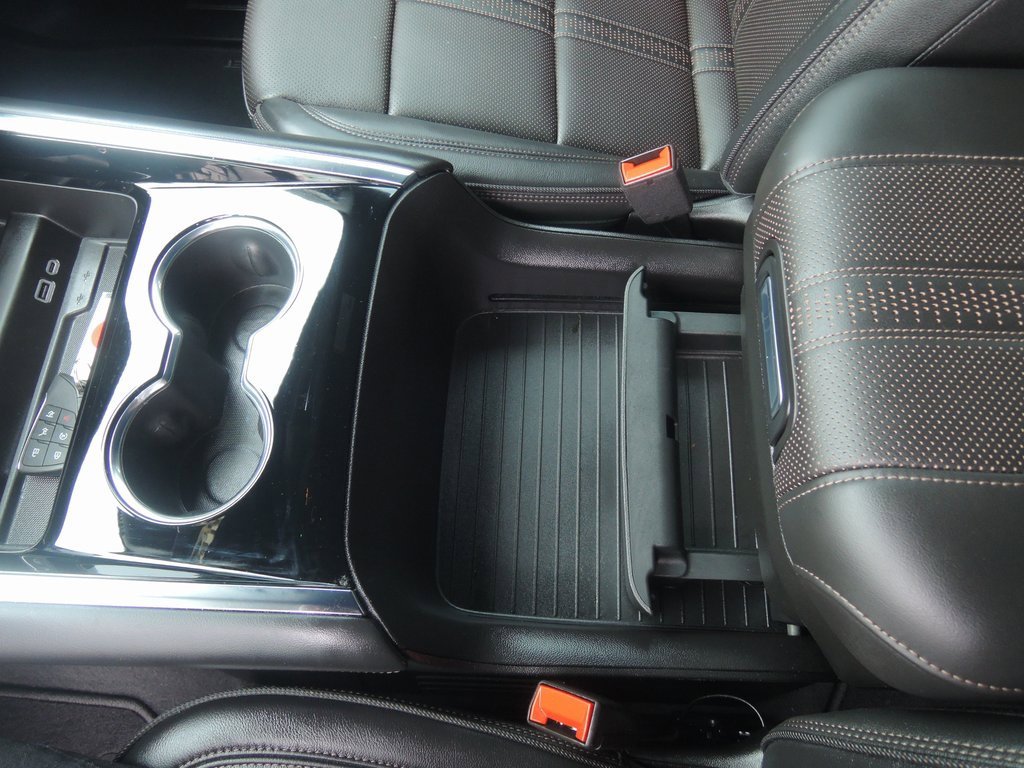 Used 2025 Chevrolet Suburban High Country image 23
