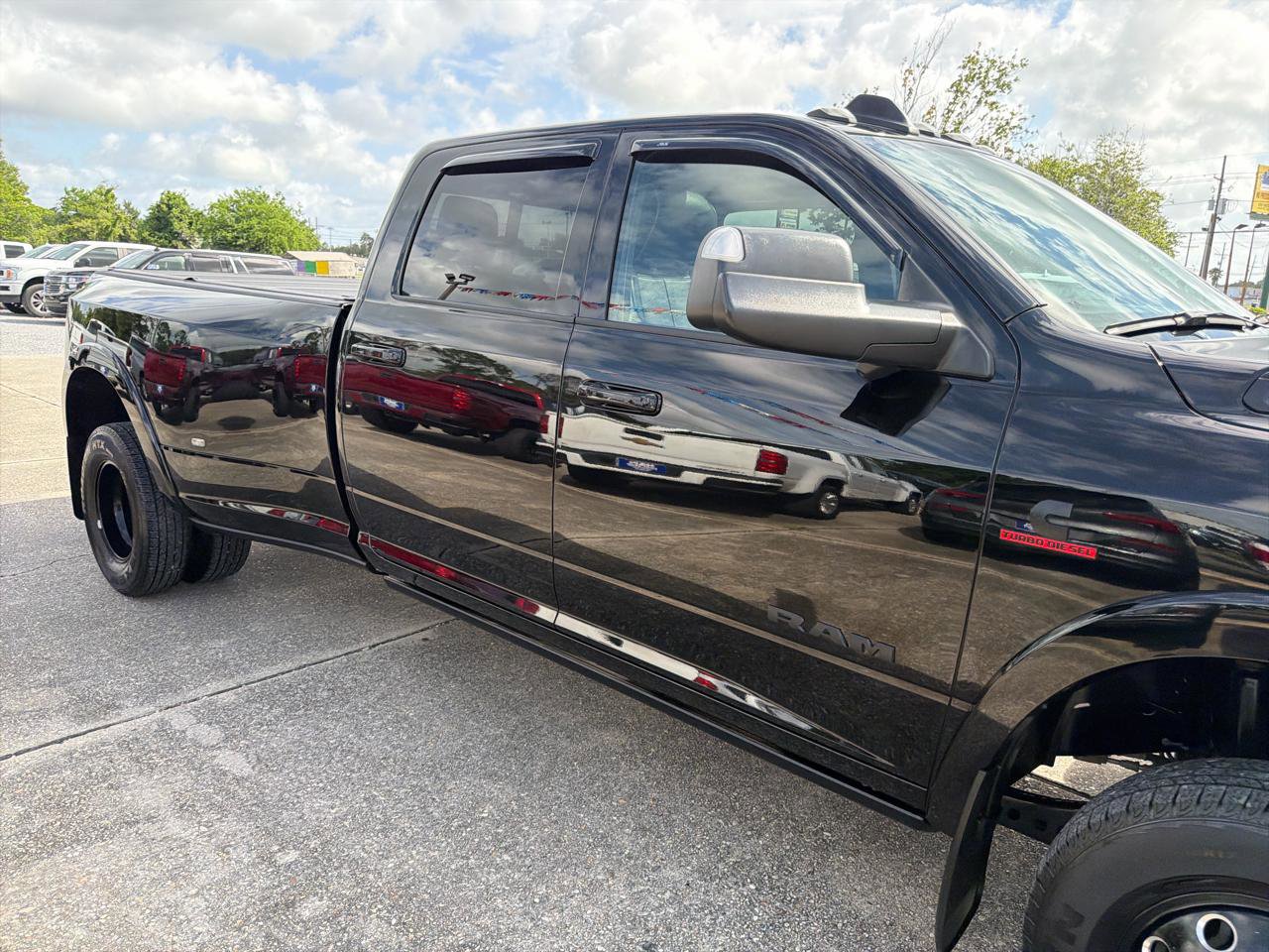 Used 2022 RAM 3500 Limited AWD/4WD image 10