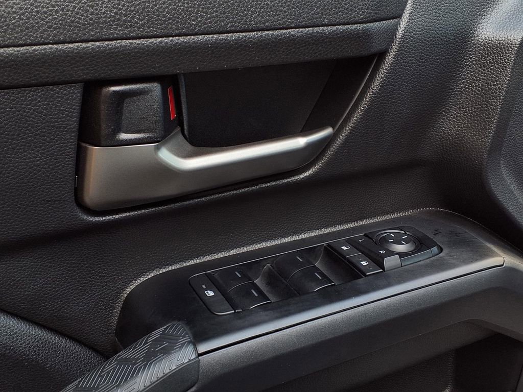 Certified 2025 Toyota Tacoma TRD Off-Road AWD/4WD image 19