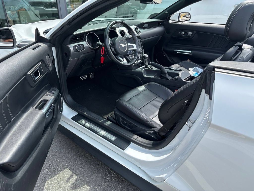 Used 2022 Ford Mustang Premium RWD image 7