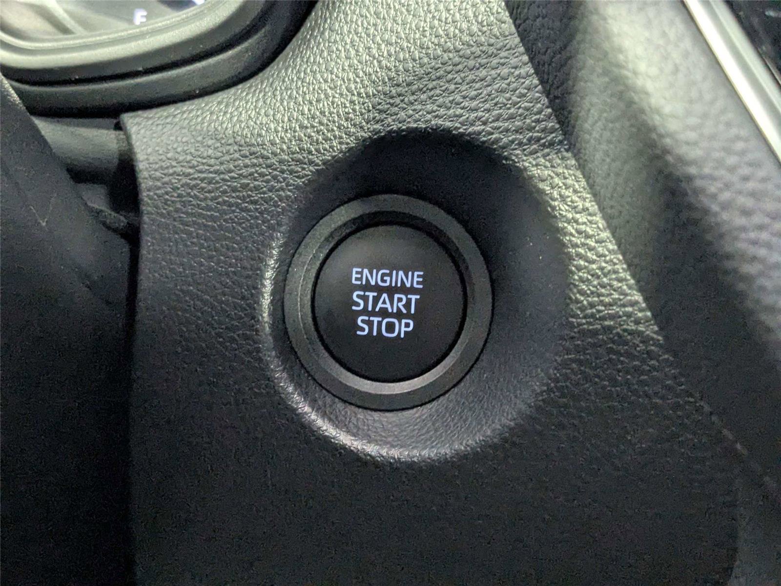 Certified 2025 Toyota Corolla Cross LE image 20