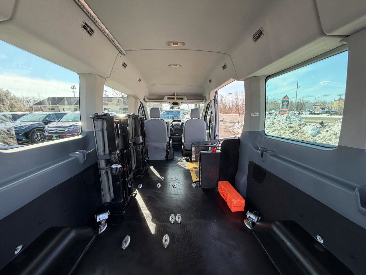 Used 2015 Ford Transit 350 XL RWD image 31