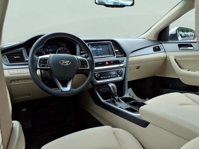 Used 2019 Hyundai Sonata SEL w/ Winter Weather Package FWD image 11