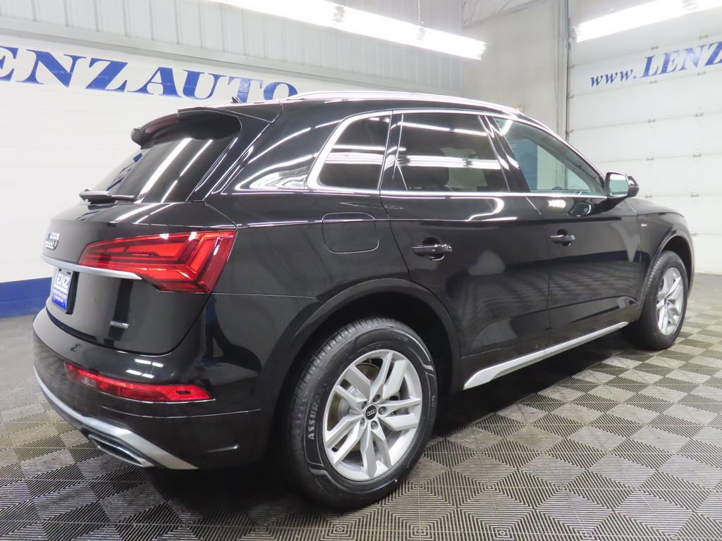 Used 2023 Audi Q5 2.0T Premium w/ Convenience Package AWD/4WD image 4