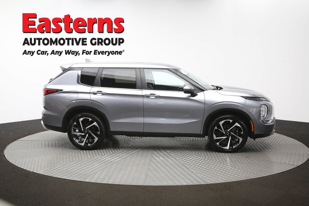 Used 2024 Mitsubishi Outlander SE image 45