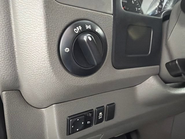 Used 2020 Nissan NV 2500 SV w/ Back Door Glass Package RWD image 19