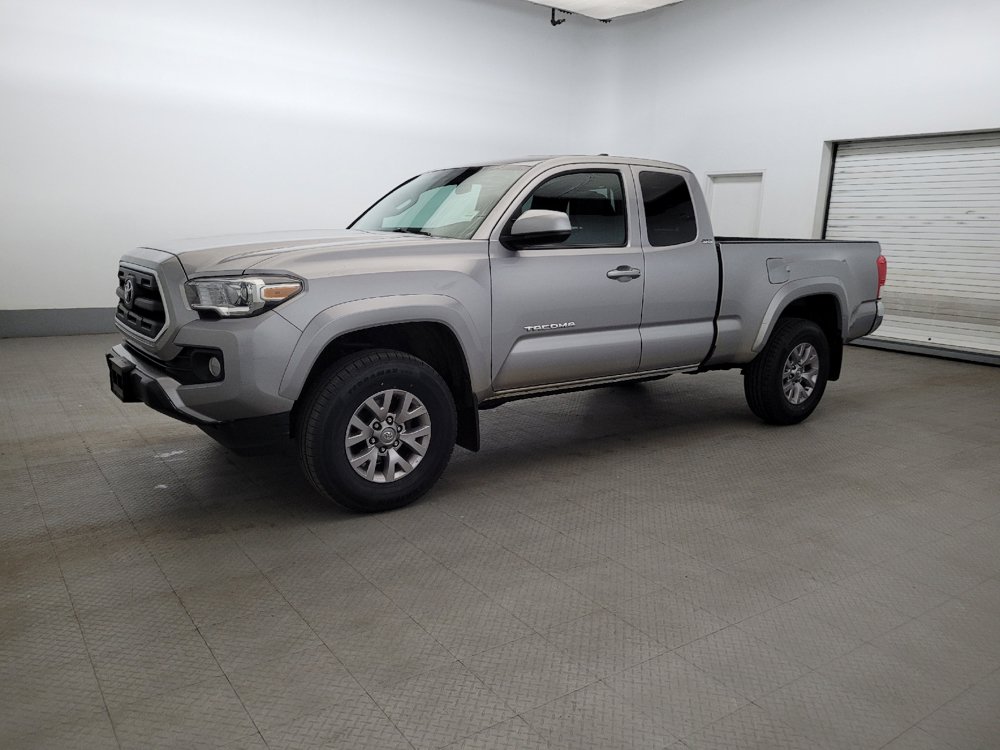 Used 2016 Toyota Tacoma SR5 AWD/4WD image 2
