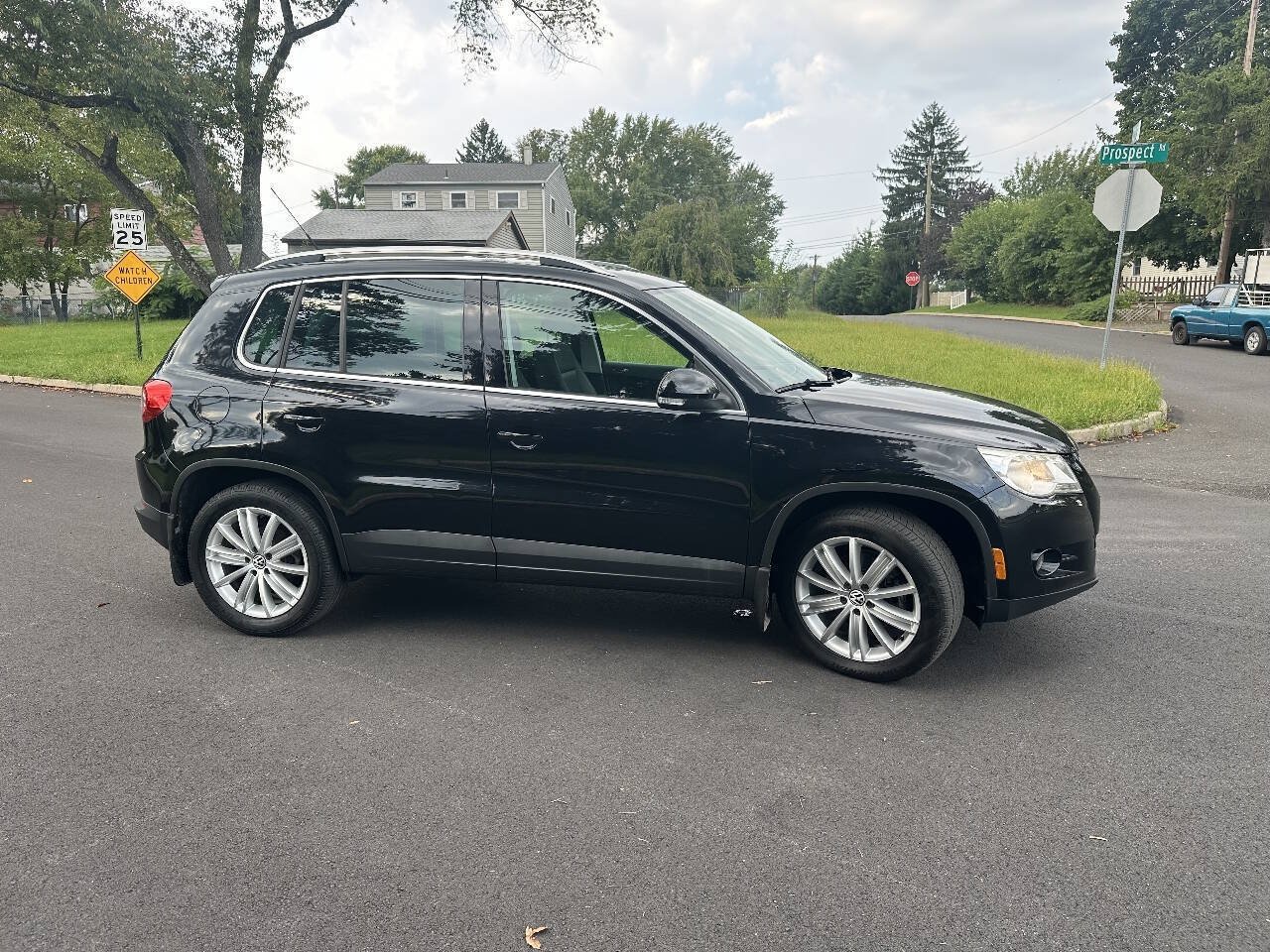 Used 2011 Volkswagen Tiguan SE AWD/4WD image 5