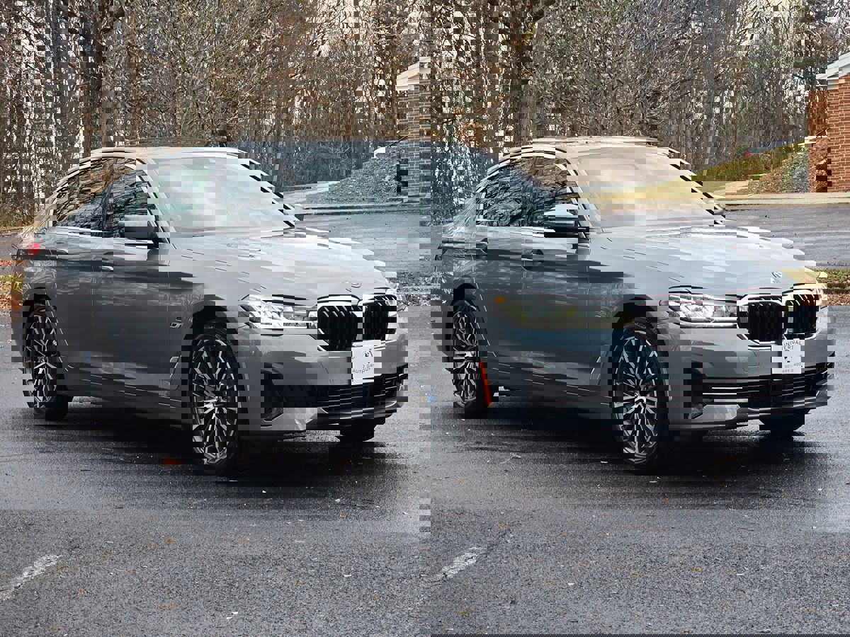 Used 2023 BMW 530e xDrive w/ Premium Package image 8