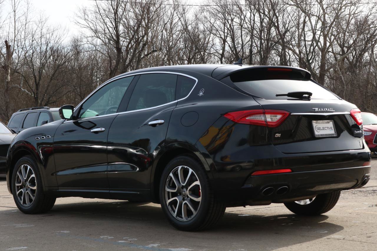 Used 2020 Maserati Levante image 21