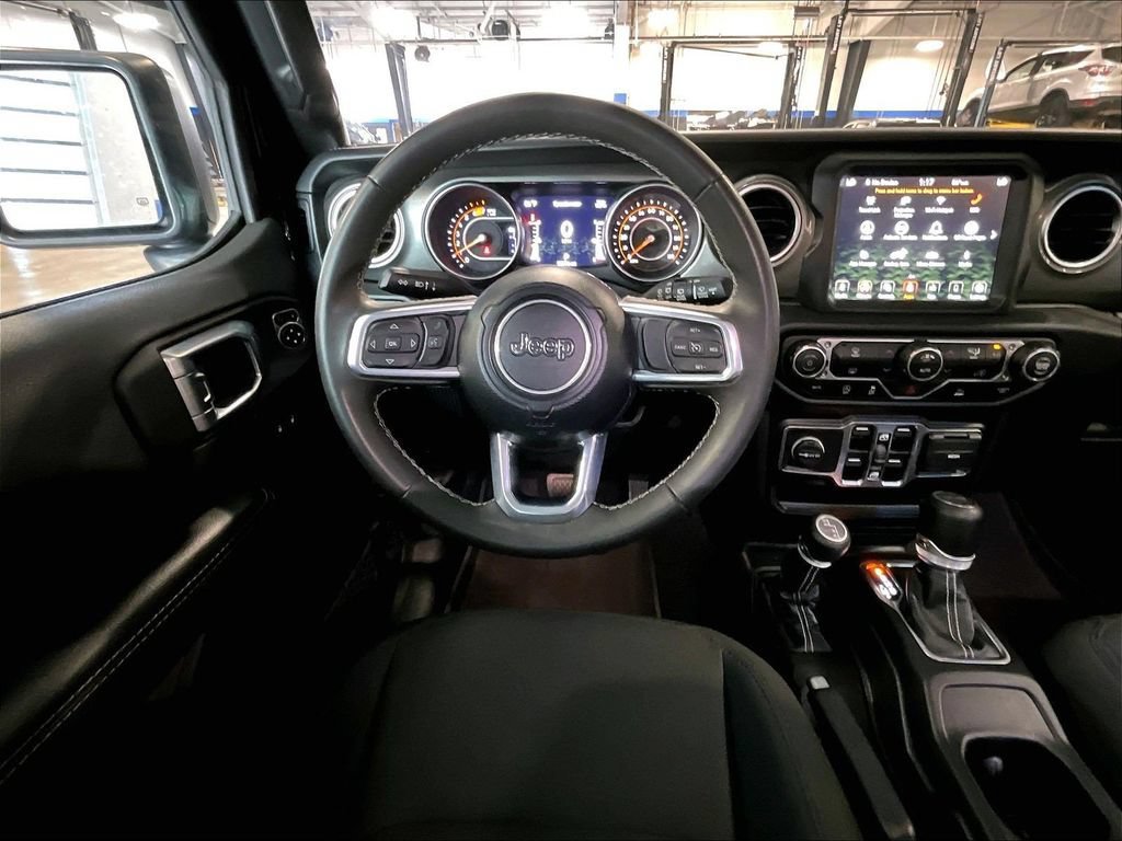 Used 2023 Jeep Wrangler Unlimited Sahara AWD/4WD image 18