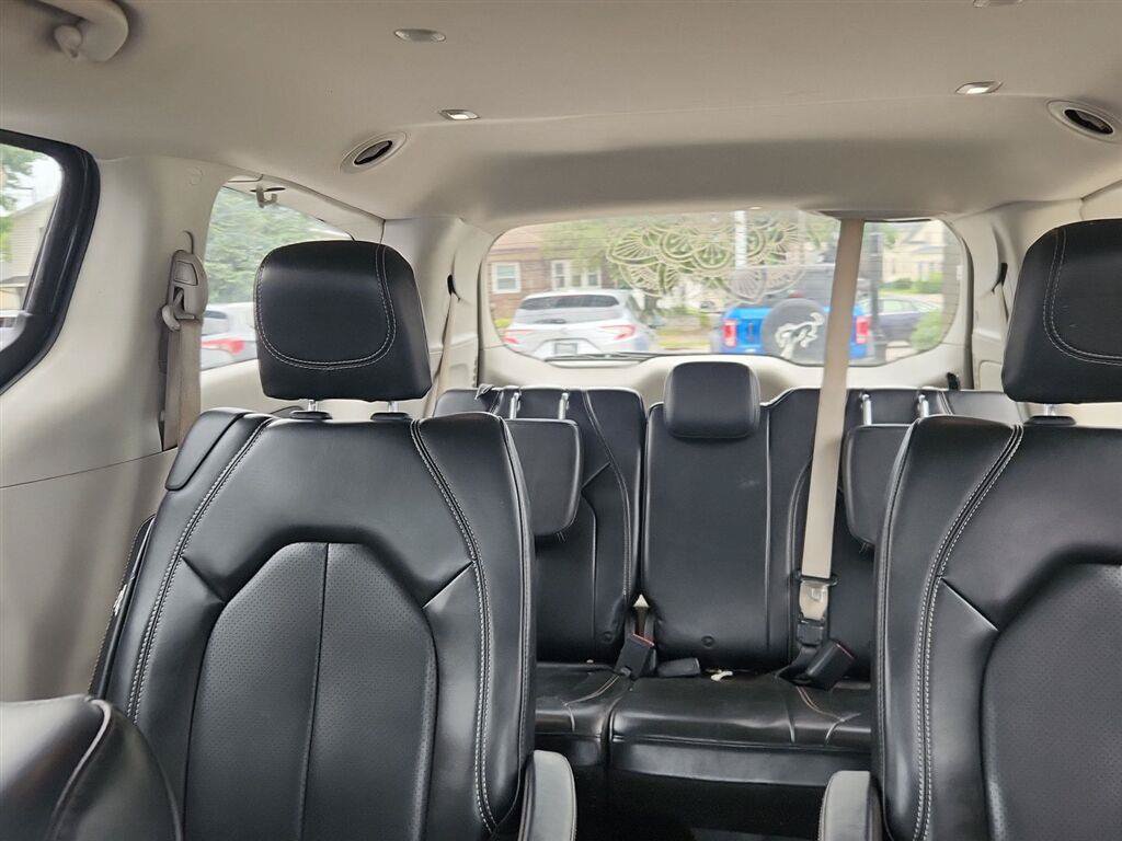 Used 2020 Chrysler Voyager Lxi FWD image 23