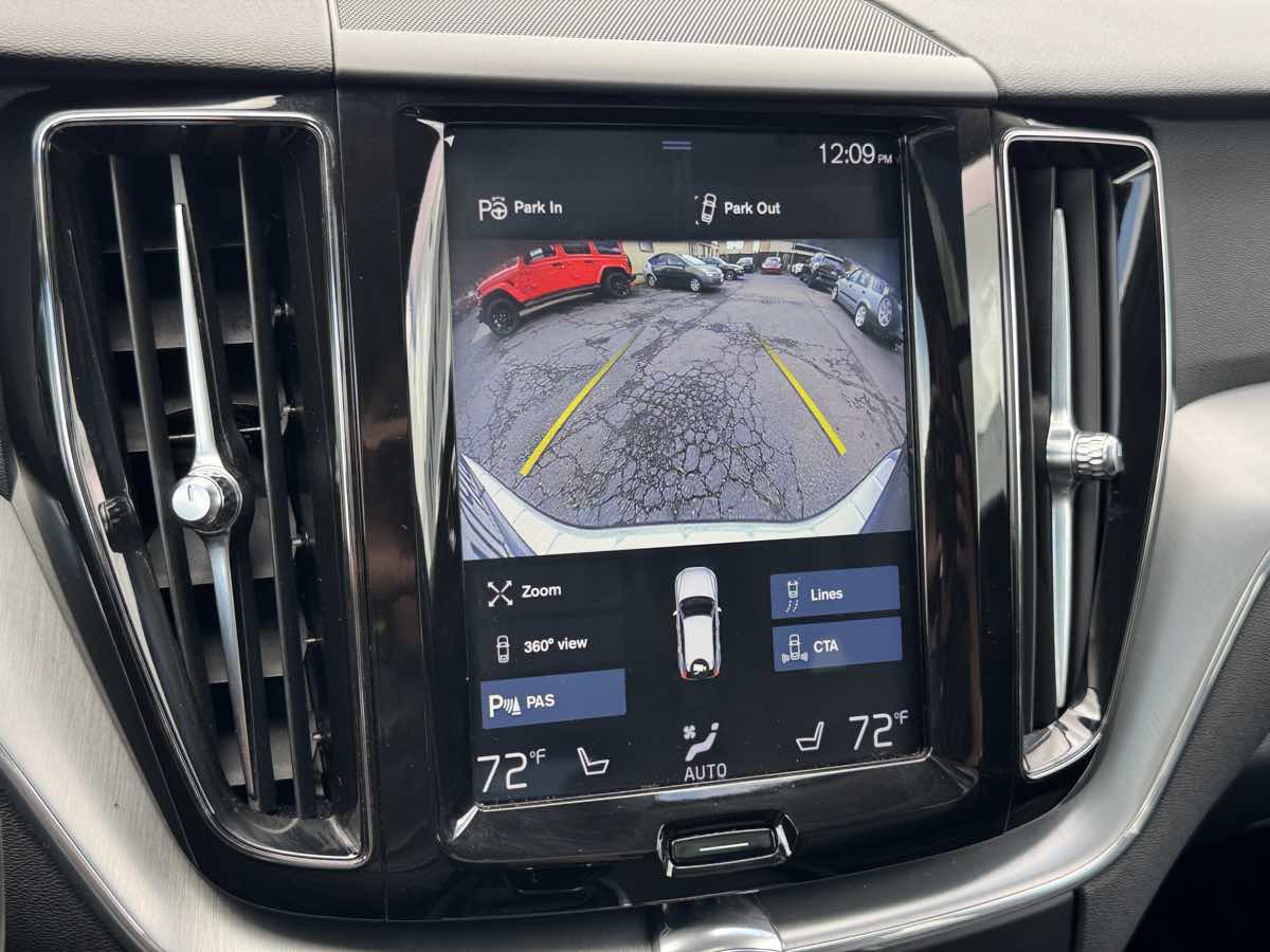 Used 2018 Volvo XC60 T6 Momentum w/ Convenience Package AWD/4WD image 30