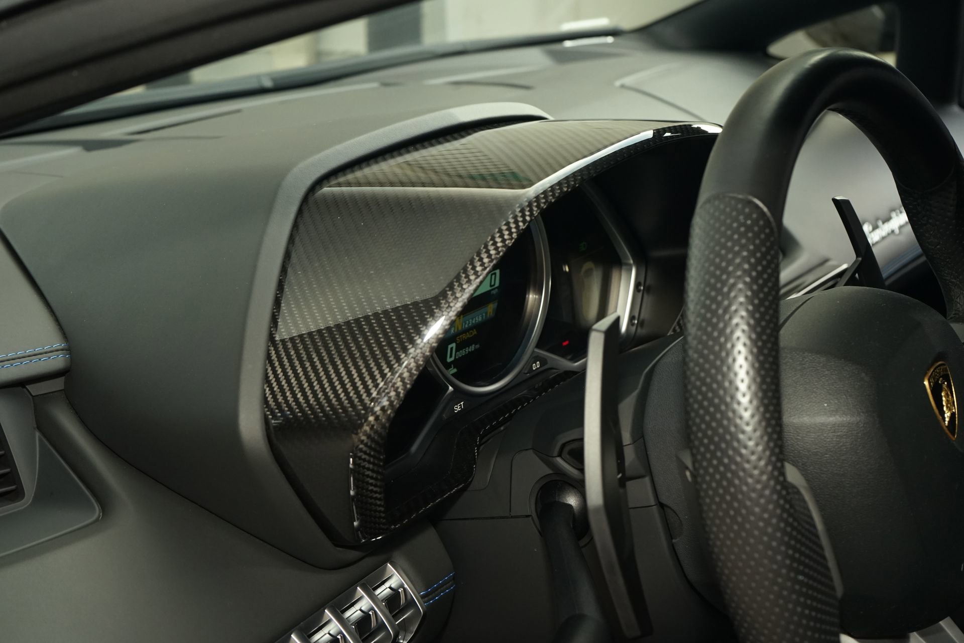 Used 2015 Lamborghini Aventador LP 700-4 AWD/4WD image 32