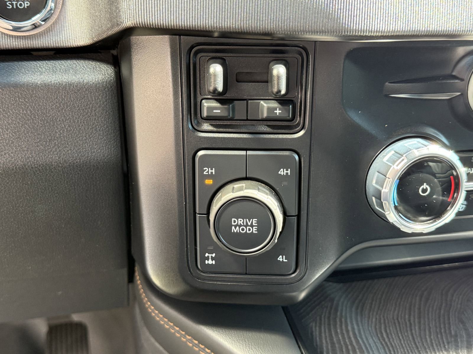 Used 2024 Ford F250 Platinum image 25